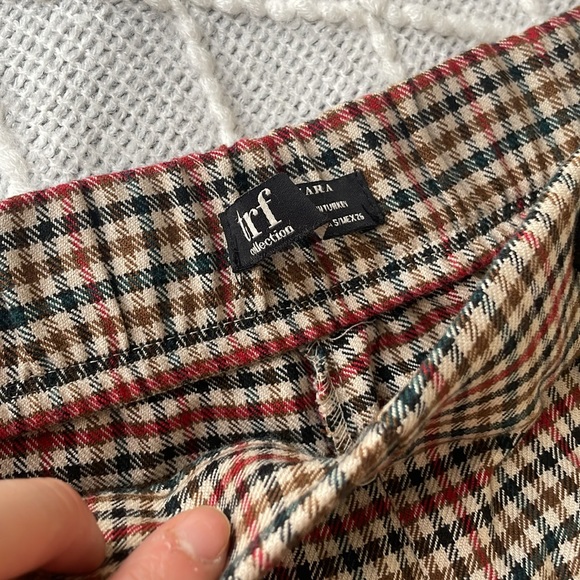 Plaid pants with pockets
Button down wide pants - Picture 4 of 6